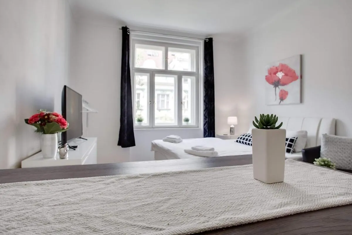 פראג Charming Studio Apartment Near The Historic Center